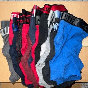 14 pair of Hollister boxer briefs - size medium
